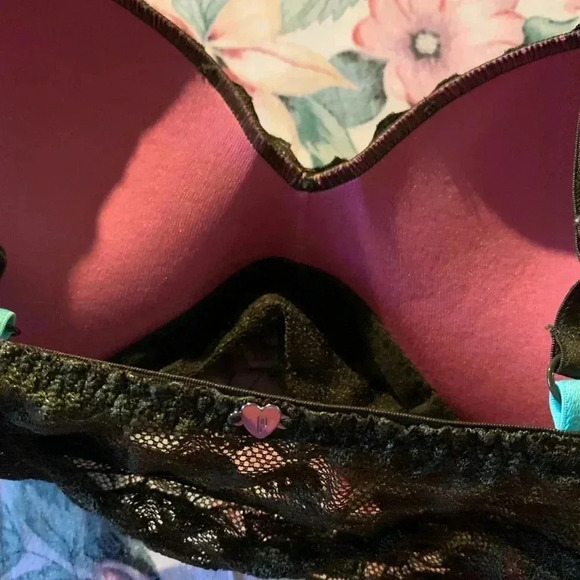 Pink Victoria Secret Women’s Green Bra Size Small C Cup Size A - Picture 8 of 13